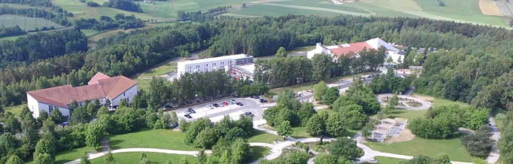 Kurpark beim Sibyllenbad mit Kurallee